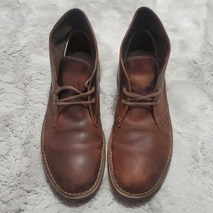 Clarks chukka boots w/ defect
